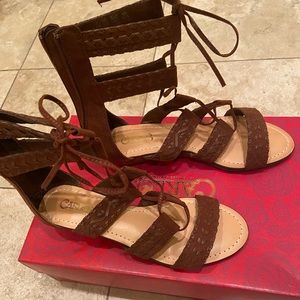Brand new never worn Kamilla style